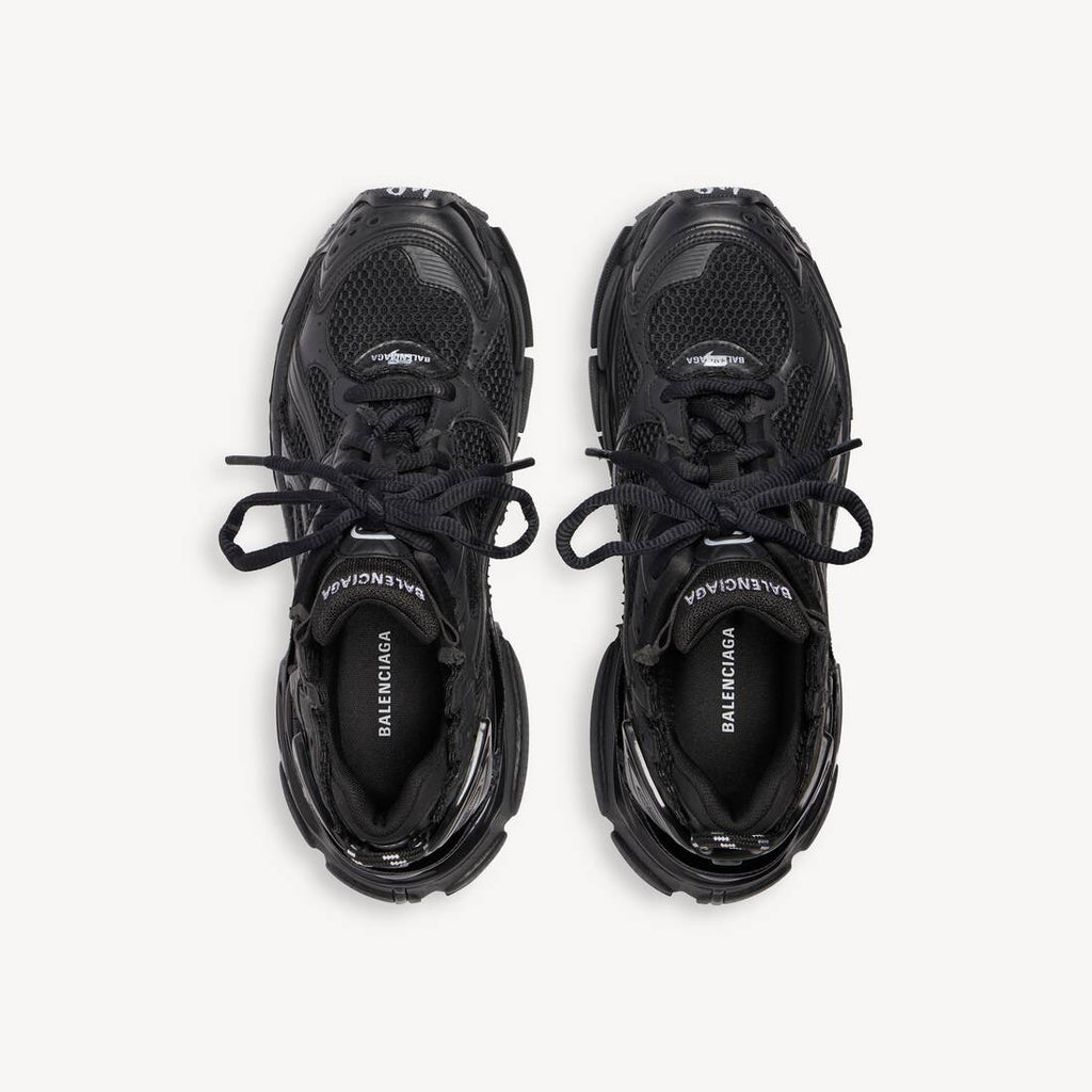 B•lenci•ga Runners