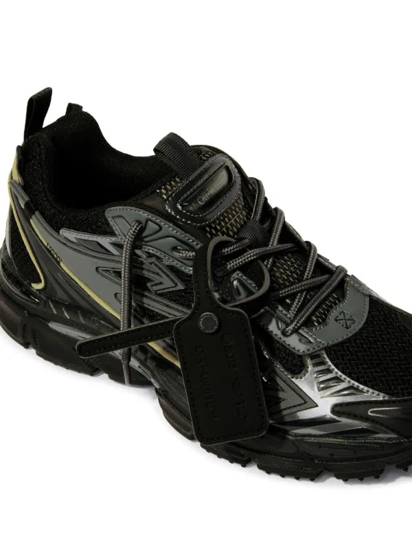 0FF Wh•te runners
